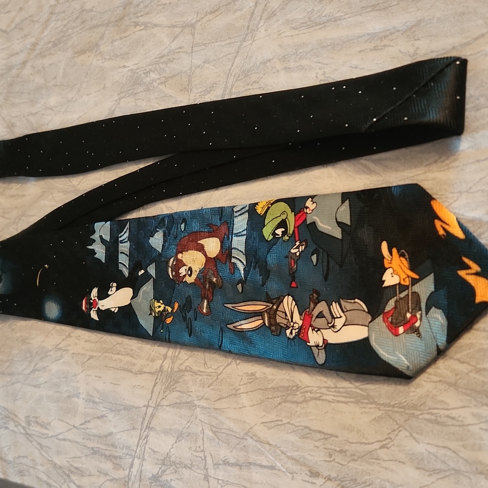 Looney Tunes in Outer Space Tie